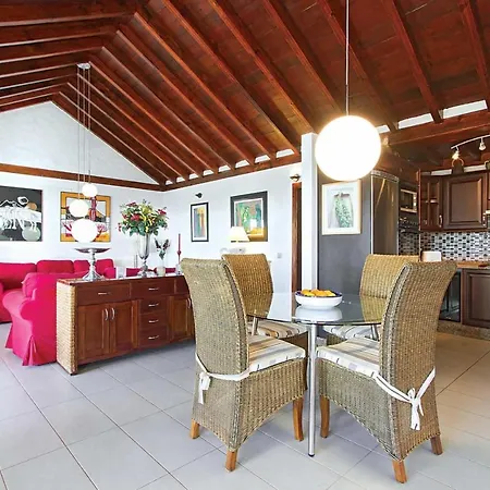 Dos Piedras Villa